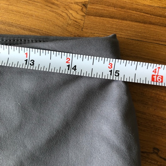 Lole Gray Cinch Side Skirt - Tennis, Golf, or Walking Skirt - Picture 5 of 7